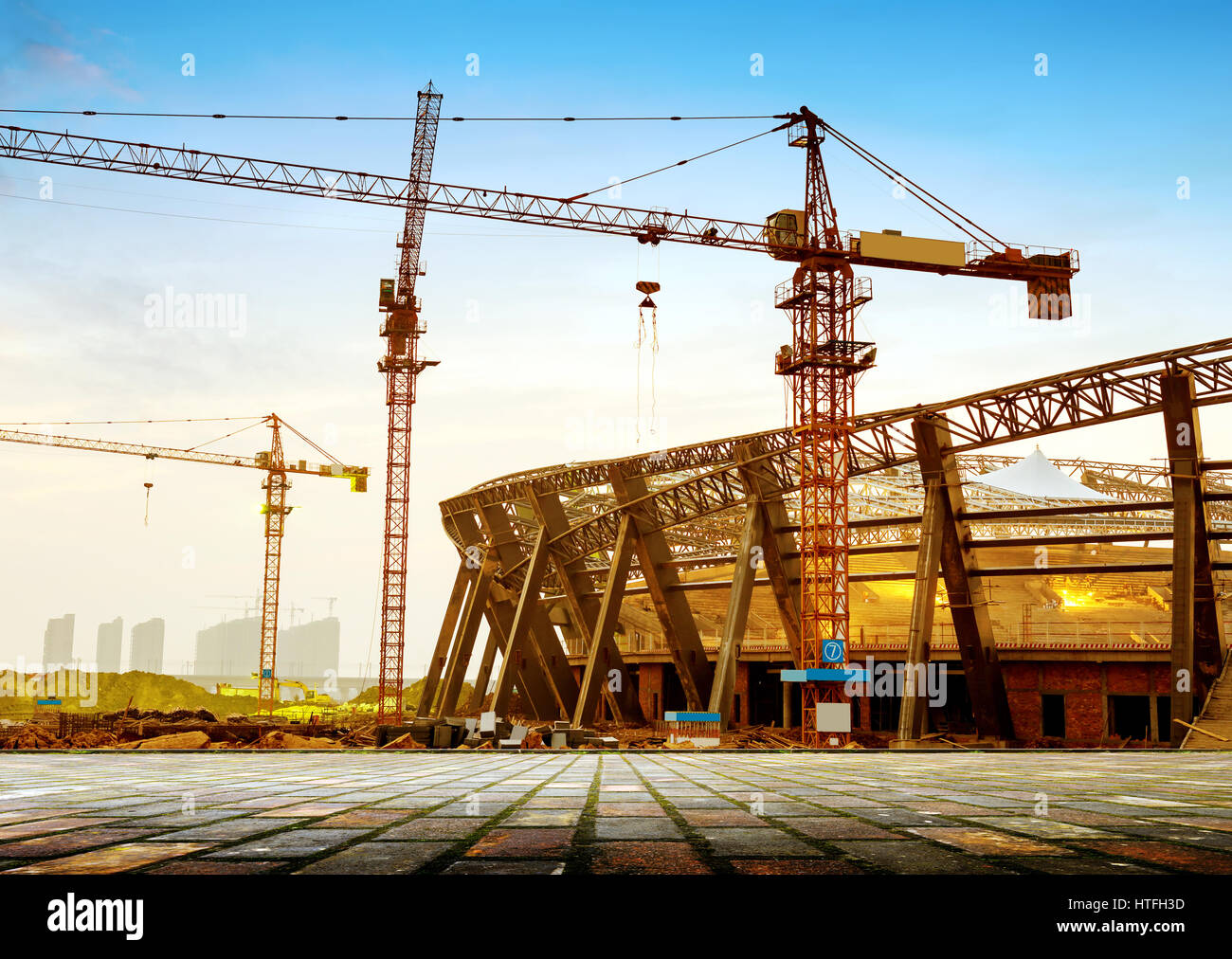 Baustellen, Kräne und riesigen Stahlkonstruktion. Stockfoto