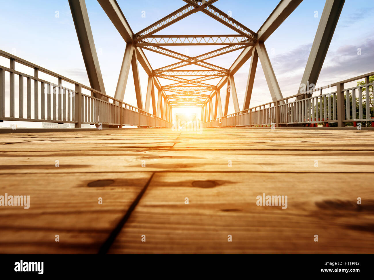Mit Sitz in Shanghai, vor hundert Jahren die Stahlbrücke. Stockfoto