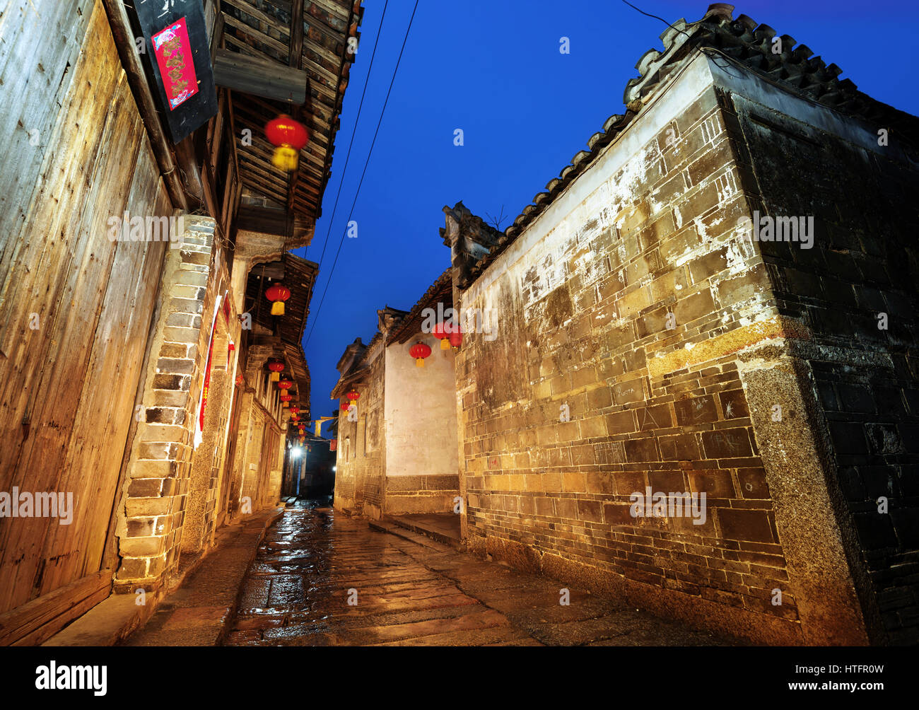 Regen Sie Chinatown, Tausende von Jahren Gassen in der Nacht. Stockfoto