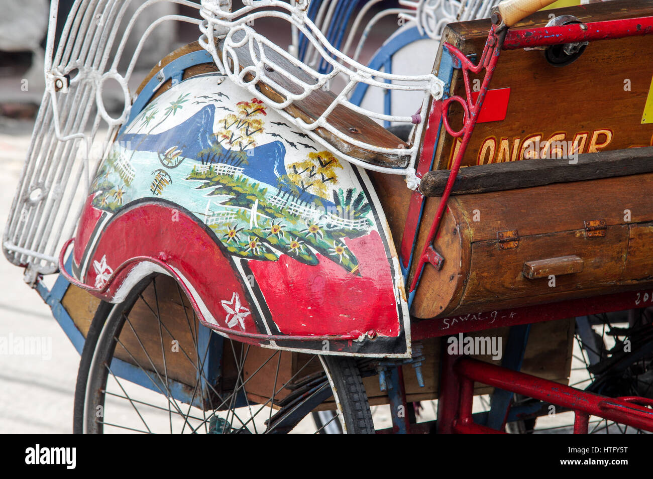 Schön bemalten Kotflügel eine Fahrradrikscha Yogyakarta - Java, Indonesien Stockfoto