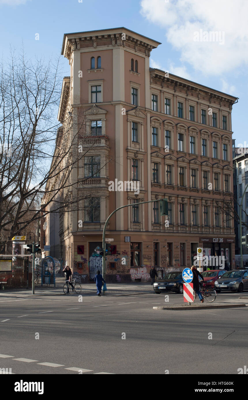 19. Jh. Wohnhaus an der Kottbusser Brücke des Stadtteils Kreuzberg in Berlin Stockfoto