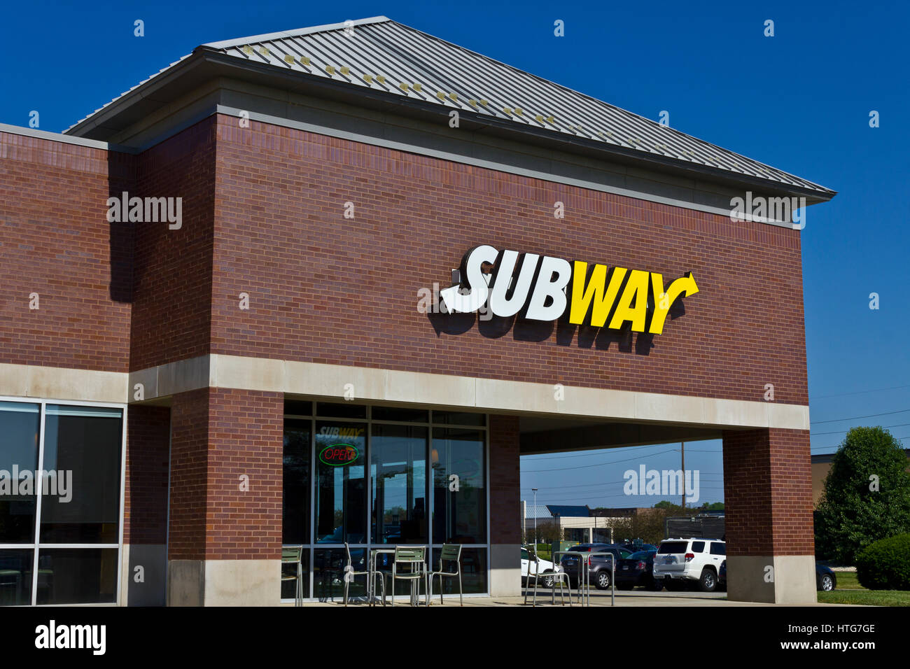 Indianapolis - ca. Juni 2016: Subway Sandwich Lage. U-Bahn ist der weltweit größte Submarine Sandwich Kette II Stockfoto