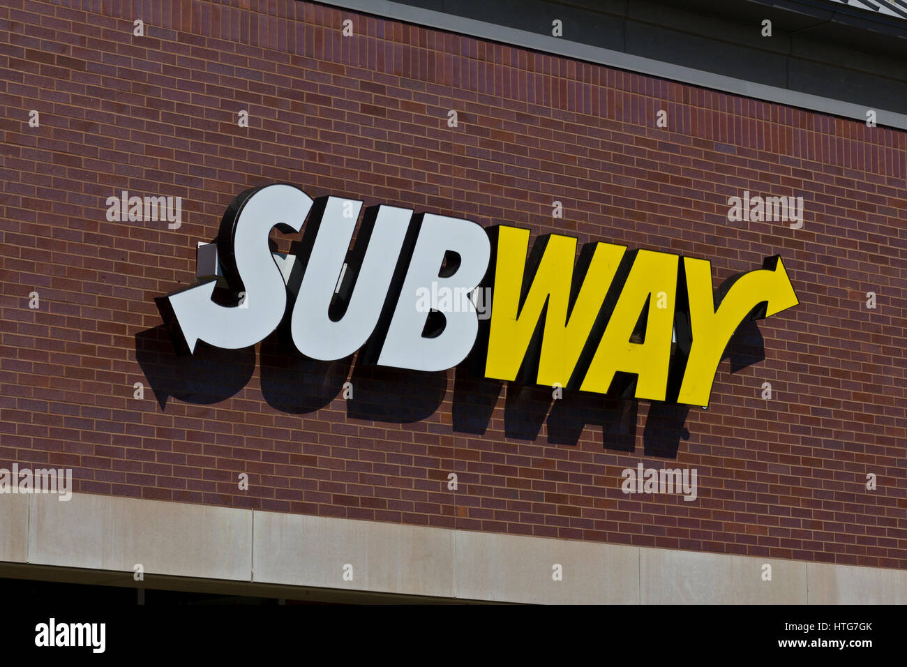 Indianapolis - ca. Juni 2016: Subway Sandwich Lage. U-Bahn ist der weltweit größte Submarine Sandwich-Kette ich Stockfoto