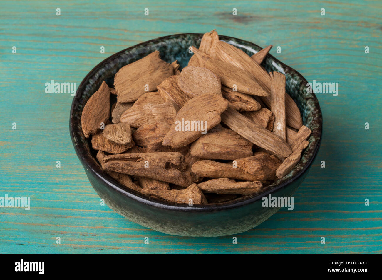 Adlerholz, auch genannt Aloeholz Weihrauch chips Stockfoto