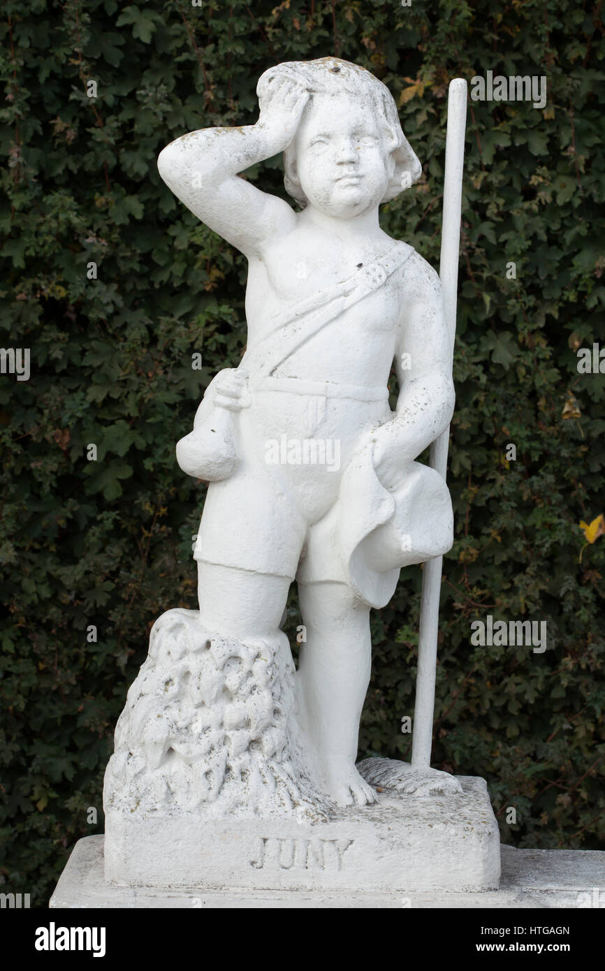 Juni. Allegorische Statue in der Belvedere-Garten in Wien, Österreich. Stockfoto