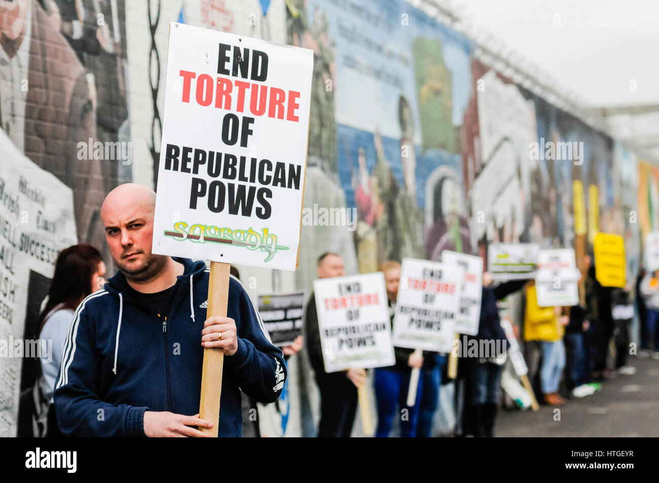 Belfast, Nordirland. 11 Mar 2017 - irisch republikanischen Gefangenen Welfare Association (IRPWA) halten einen Protest der Behandlung der republikanischen Gefangenen im Gefängnis Maghaberry HMP zu markieren. Stockfoto