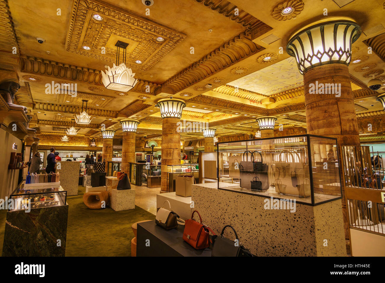 Innere der berühmten Kaufhaus Harrods, befindet sich das größte