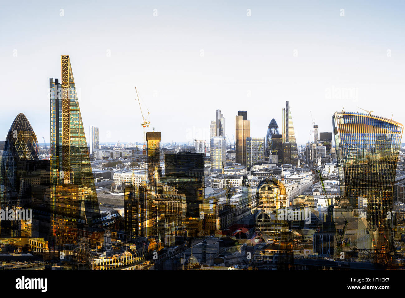 Mehrfachbelichtung Londons Finanzviertel von hoch oben, UK, City of London betrachtet Stockfoto