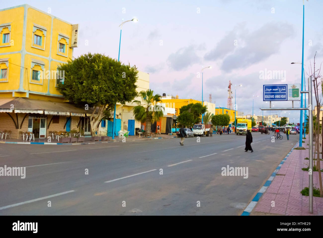 Avenue Hassan II, Hauptstraße, Tarfaya, Laayoune Sakia El Hamra Region, Soutwestern Marokko Stockfoto