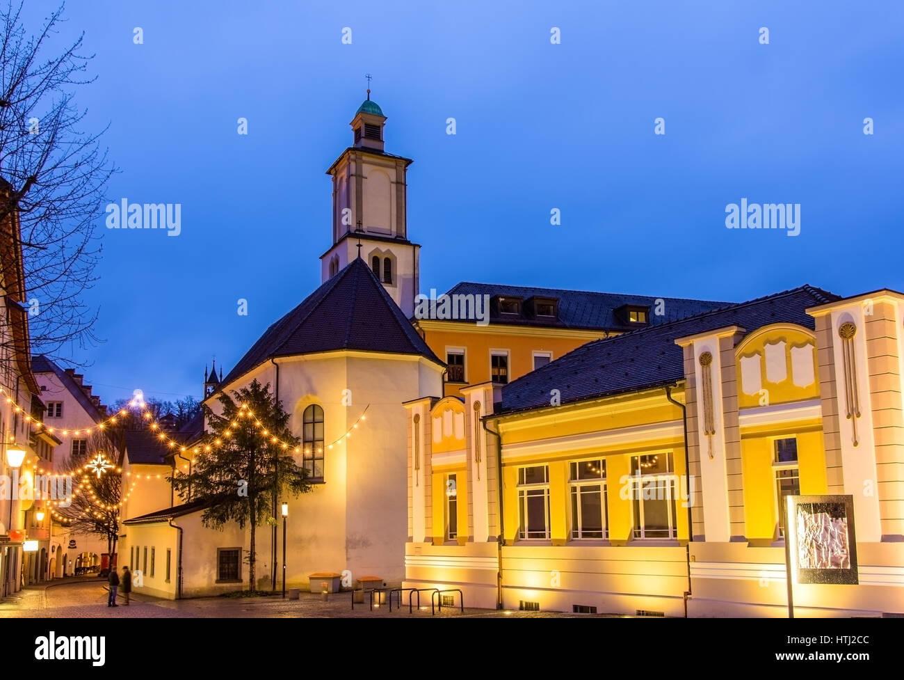Quadratische Marktplatz mit St.-Johannes Kirche in Feldkirch - Österreich Stockfoto