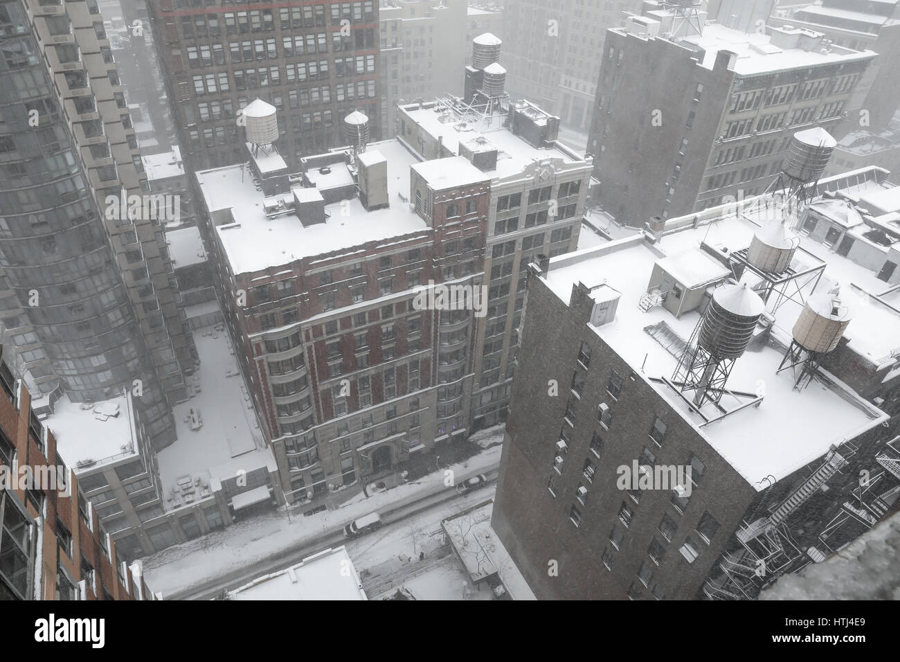 Großer Schneesturm trifft Nord-Osten von den USA mit 8-12 Zoll Manhattan mit ansammeln: Teile von Manhattan während Schnee Sturm wo: New York, New York, Vereinigte Staaten von Amerika bei: 9. Februar 2017 Stockfoto