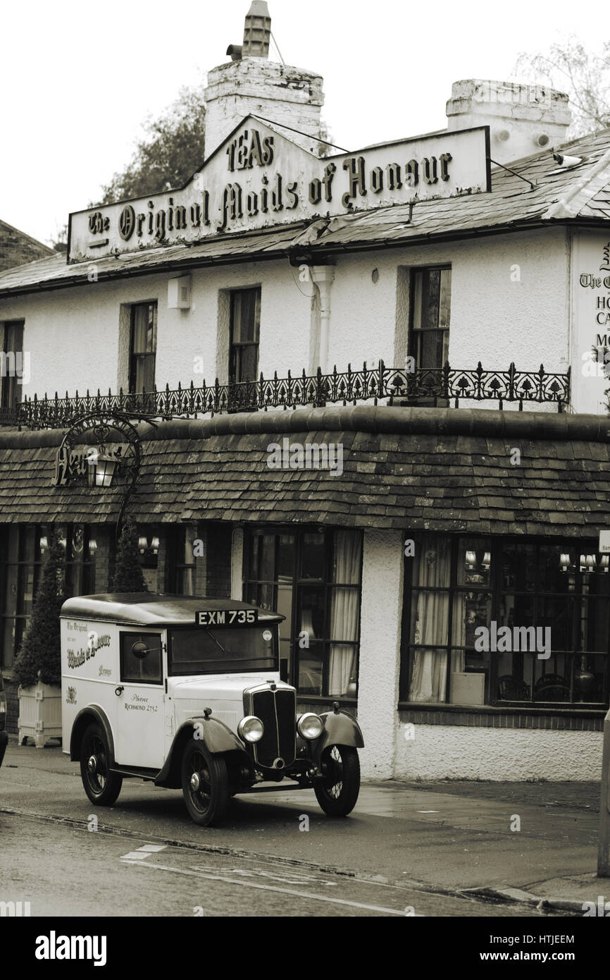 Original Trauzeugin Teestuben mit alten Oldtimer Sepia getönt Stockfoto