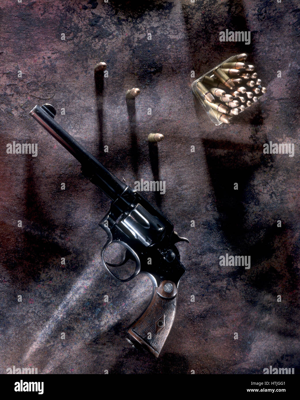 Pistole und Kugeln Stockfoto