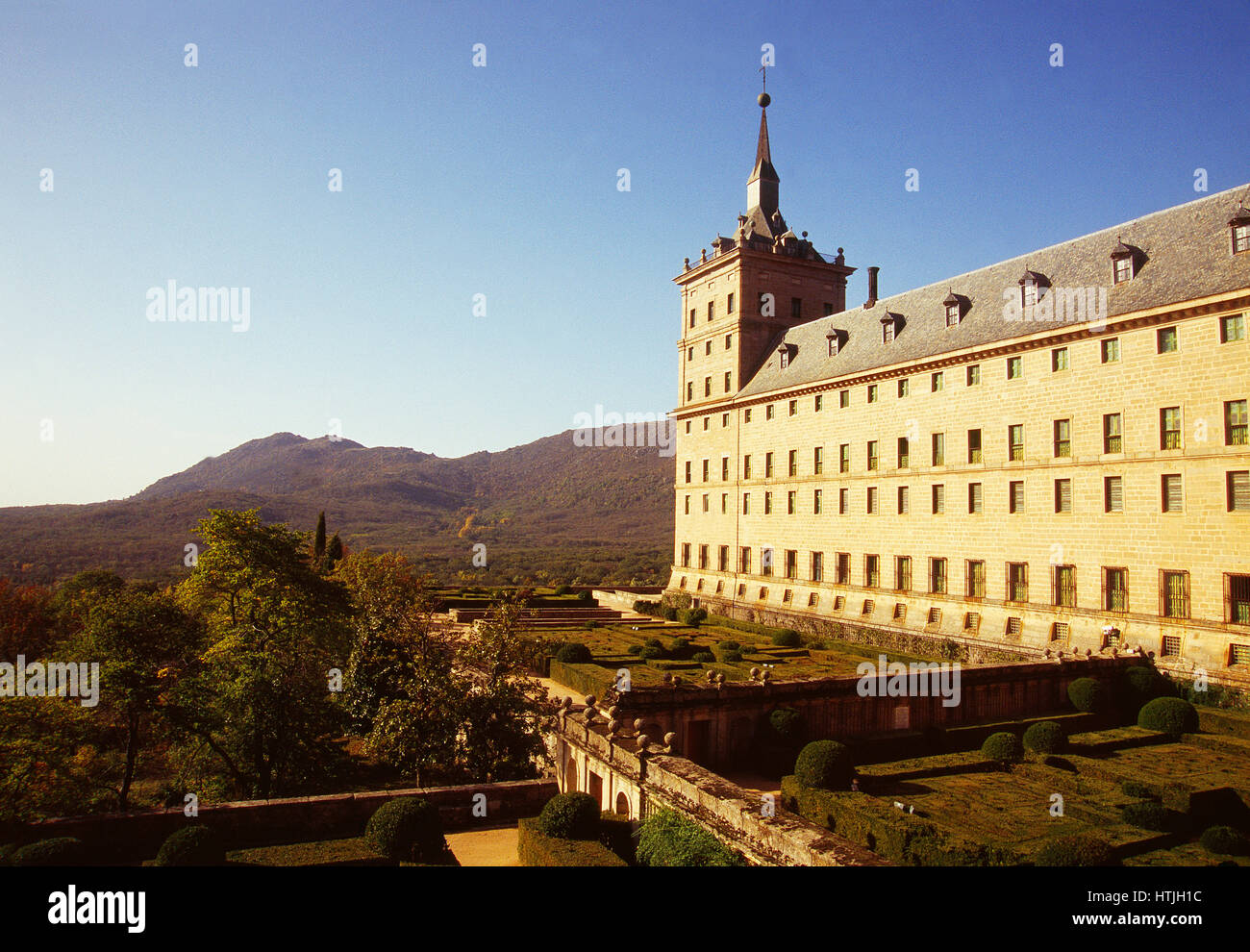 Fassade des königlichen Klosters. San Lorenzo del Escorial, Madrid-Segovia, Spanien. Stockfoto