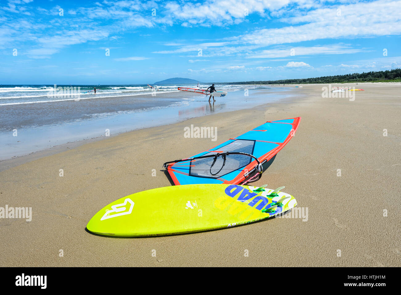 Gelbe Surfbrett am Seven Mile Beach, Gerroa, Illawarra Coast, New-South.Wales, NSW, Australien Stockfoto
