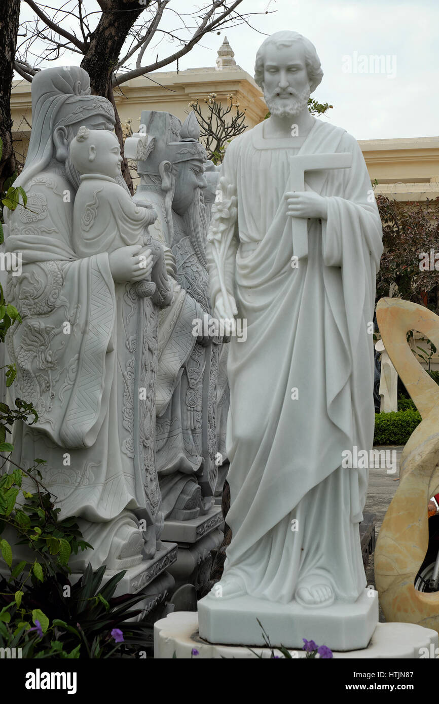 DA NANG, VIETNAM - 18.Februar 2016: Kunst Skulptur an der Ngu Hanh Son, Gruppe von erstaunlichen Form für Feng Shui machen aus Stein, Statue Produkt in White Rock Stockfoto