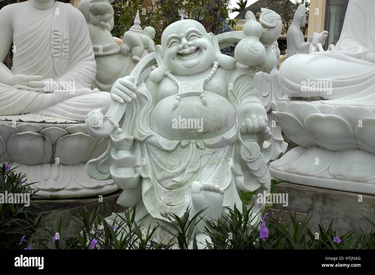 DA NANG, VIETNAM - 18.Februar 2016: Kunst Skulptur an der Ngu Hanh Son, Gruppe von erstaunlichen Form für Feng Shui machen aus Stein, Statue Produkt in White Rock Stockfoto