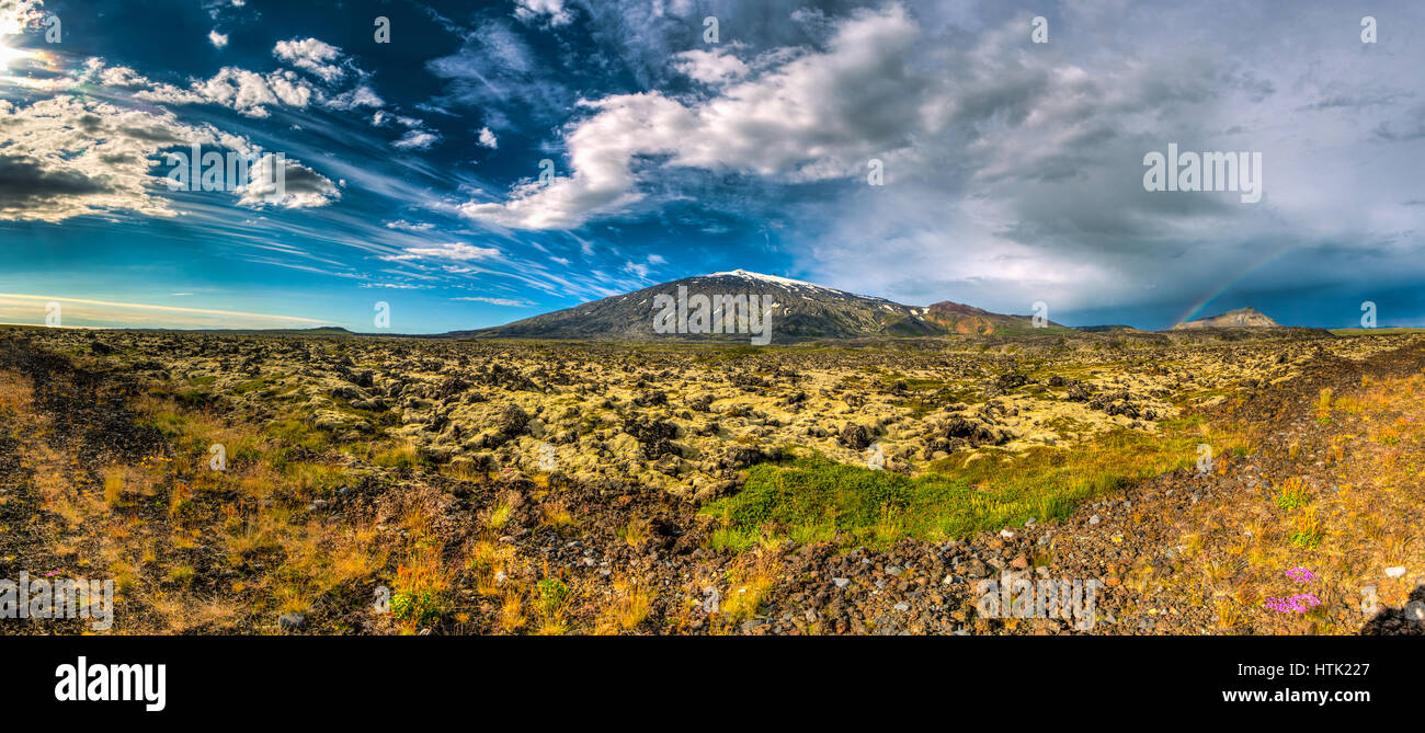 Snæfellsjökull Vulkan/Gletscher mit einem Regenbogen zu ergänzen! Stockfoto