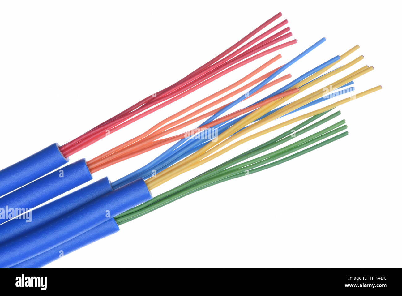 Kupfer elektrische Kabel auf weißem Hintergrund Stockfoto