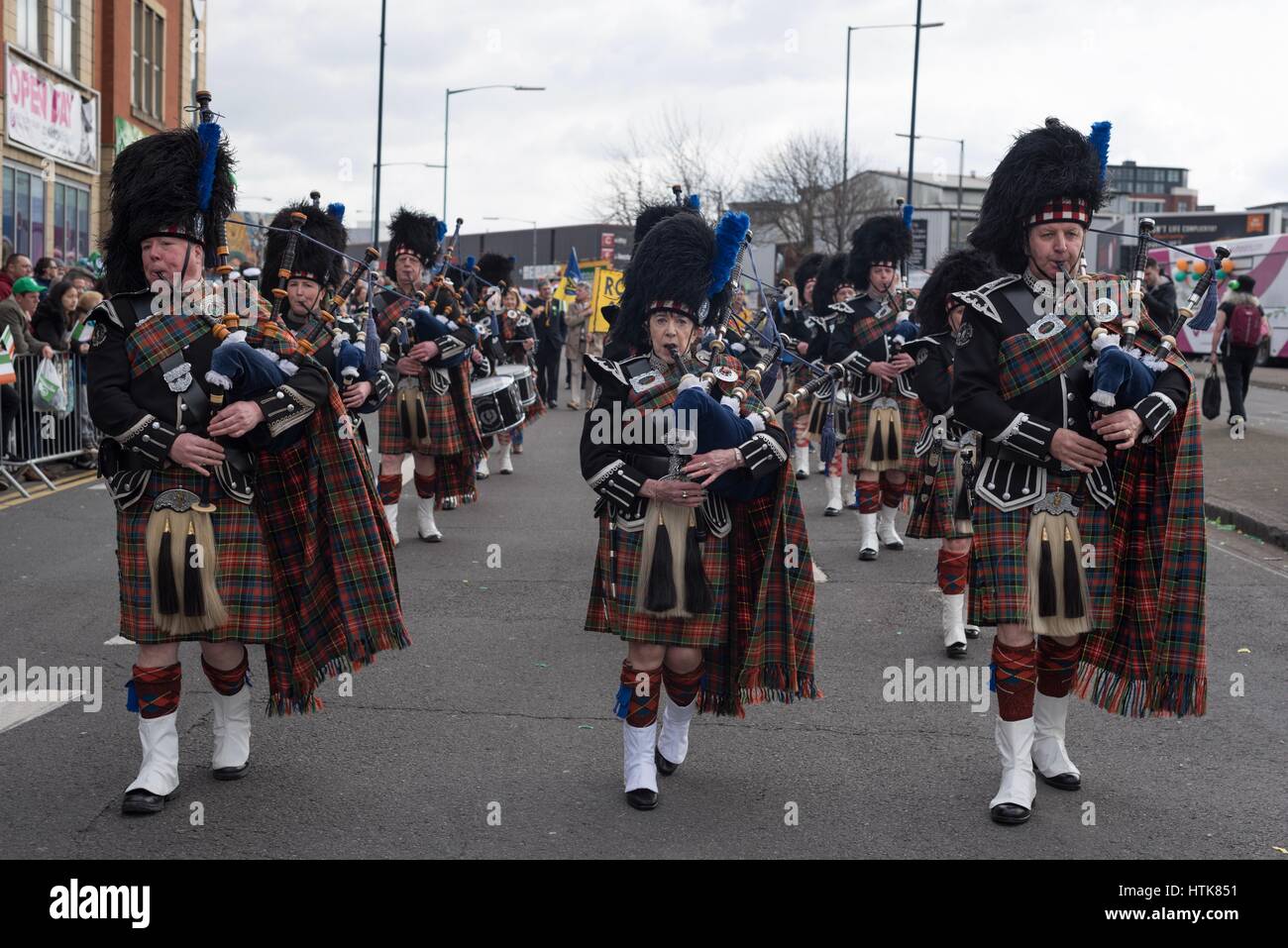 Birmingham, Vereinigtes Königreich. 12. März 2017 - St. Patricks Day. Parade in Birmingham. Bildnachweis: Slawomir Kowalewski/Alamy Live-Nachrichten Stockfoto