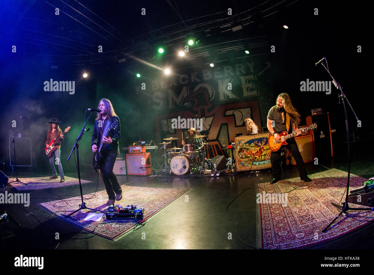 Mailand Italien. 11. März 2017. Die US-amerikanische Rock-Band BLACKBERRY SMOKE live auf der Bühne Fabrique führt, während die "Wie ein Pfeil Tour" Credit: Rodolfo weitertransferiert/Alamy Live News Stockfoto