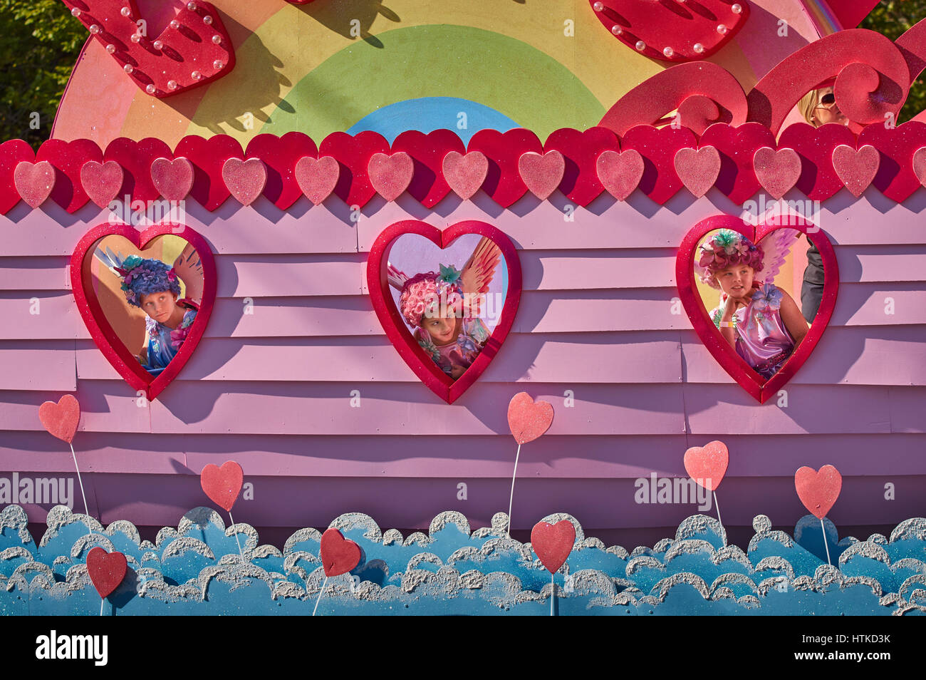 Melbourne, Australien. 13. März 2017. Melbournes Moomba Parade für 2017 fand bei herrlichem Wetter. Es gab viel Aufregung in den Staging-Bereich als die Darsteller gewartet, um die Parade zu starten. Bildnachweis: David Brewster/Alamy Live-Nachrichten Stockfoto