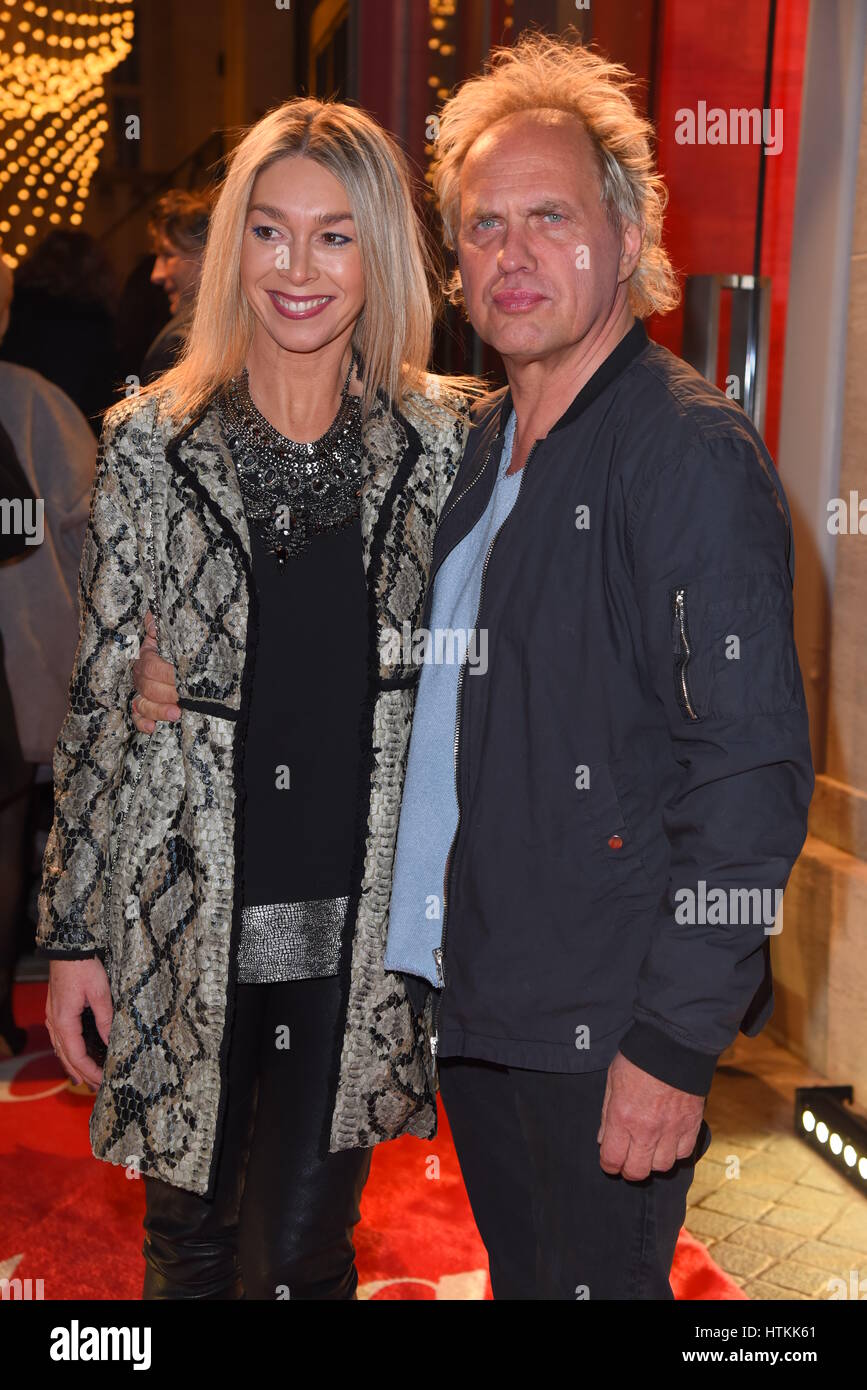 Faszinierend Kiki Viebrock Alter Bilder