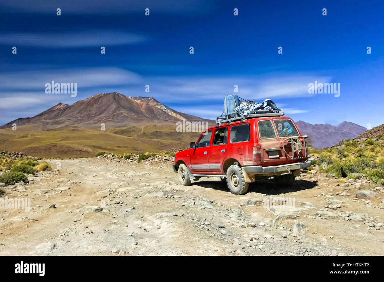 Offroad Fahrzeug im bolivianischen Wüste Stockfoto