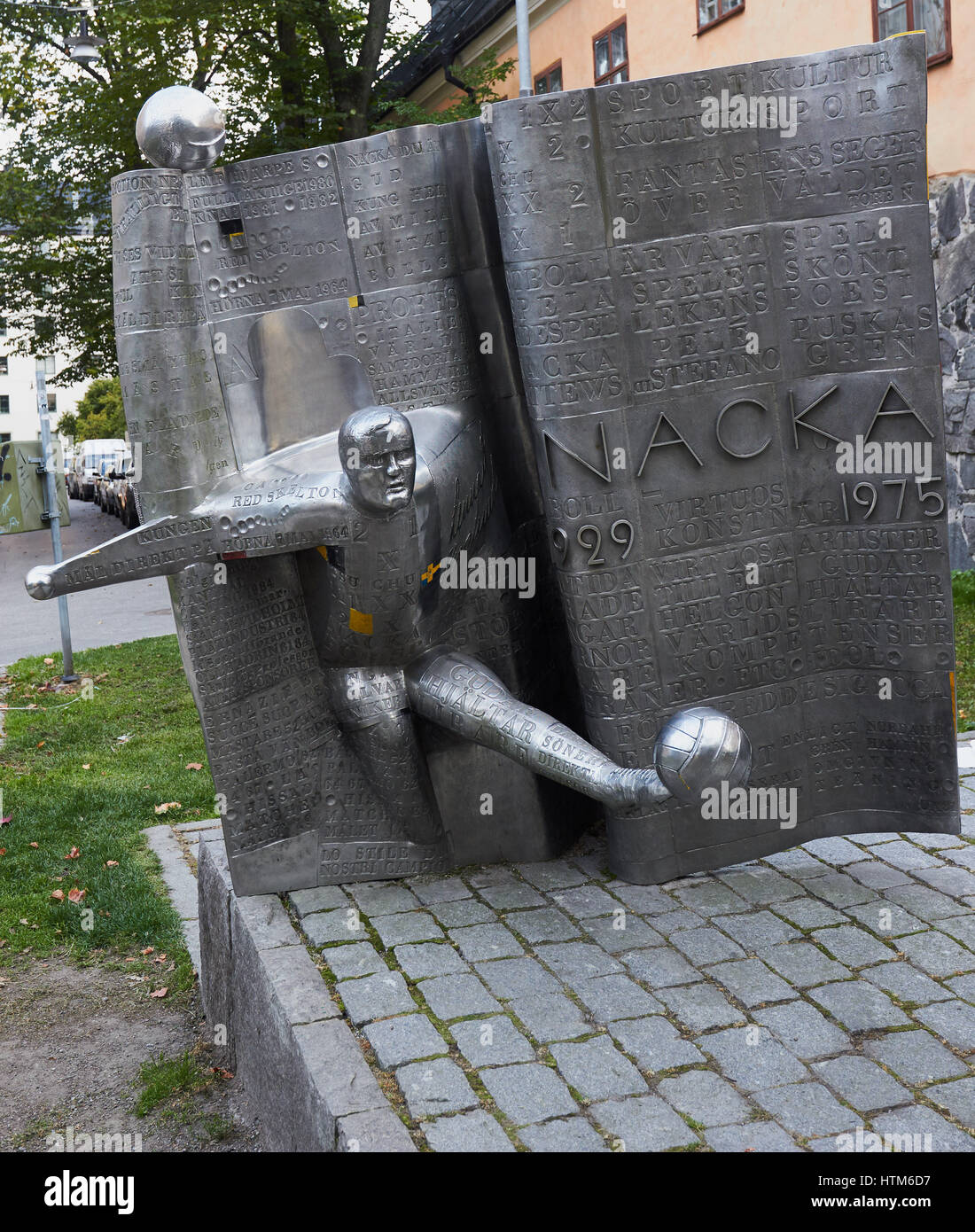 "Sehen Sie am Ziel" Statue von Olle Adrin im Speicher der Fußballspieler Karl Lennart Skoglund, als "Nacka, Stockholm, Schweden, Skandinavien bekannt. Stockfoto