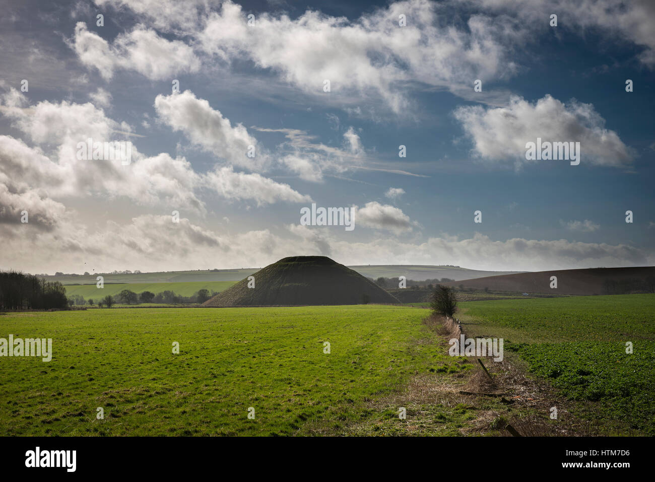 Silbury Hill neolithische Hügel in der Nähe von Avebury, Wiltshire, UK Stockfoto
