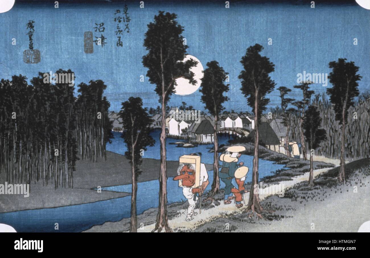 Mond in Numazu' aus der Serie "The Fifty - drei Stationen des Tokaido", c1832. Bäumen gesäumte Straße durch einen Fluss gebadet im Licht des vollen Mondes. Fußgänger zu Fuß in Richtung der Stadt. Farbiger Holzschnitt. Ando Hiroshige genannt auch Ando Tokutaro (1797-1858) japanische Künstler und Grafiker. Stockfoto