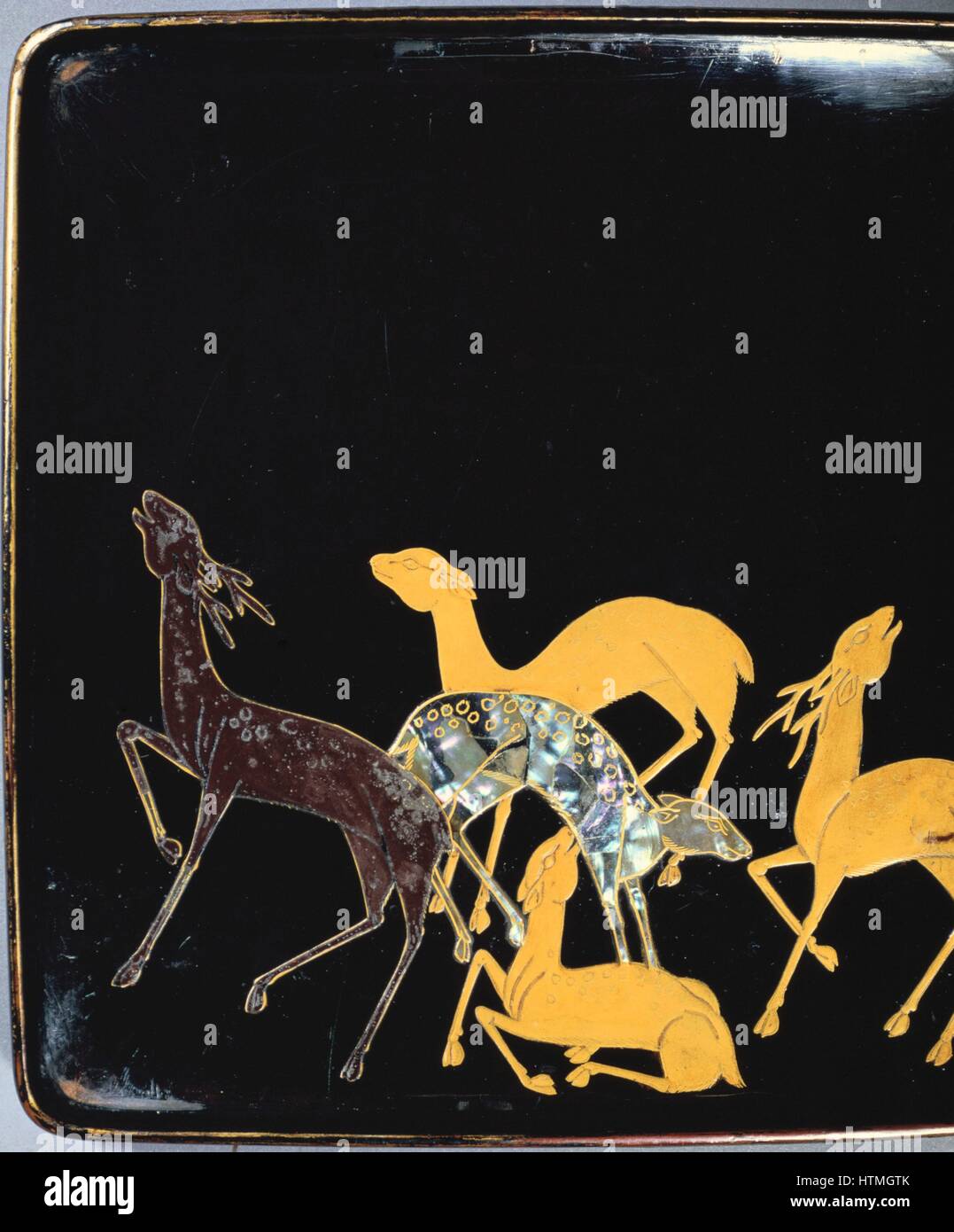 Hirsche im Herbst aufrufen: Innenraum einer Schrift Box (Detail), schwarzer Lack mit Gold-Inlays, XVII Jahrhundert. Stockfoto