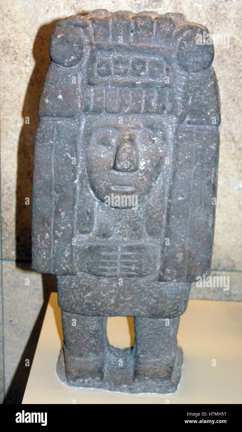 Stehende Figur der Chicomecoatl - 1300-1521 AD, Mexiko Chicomecoatl, weibliche Gottheit verbunden mit Mais und Essen Stockfoto