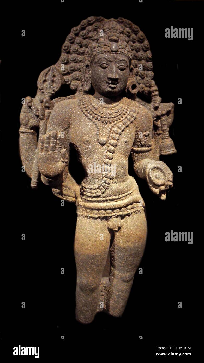 Bhairava eine destruktive Manifestation des Hindu-Gottes Shiva. Diese Hindu-Gottheit wurde vom tantrischen Buddhismus in Tibet und ist bekannt als Vajrabhairava. 13. Jahrhundert Hoysala Dynastie (1050-1300 n. Chr.) Chlorit-Schiefer Skulptur aus Karnatakain Indien Stockfoto