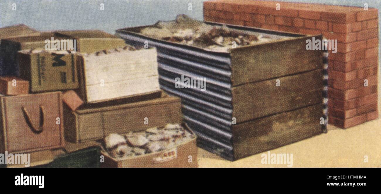 "Air Raid Vorsichtsmaßnahmen": 50 Karten von WD & H0 Wills, Großbritannien 1938, in Vorbereitung auf die erwartete Ankunft des zweiten Weltkriegs ausgestellt. Arten von Splinter Proof-Wand: Recht, 33cm (13 1/2 Zoll) Mauer; Zentrum, 60cm (2ft) Ziegel Bauschutt oder Schindel zwischen Stockfoto