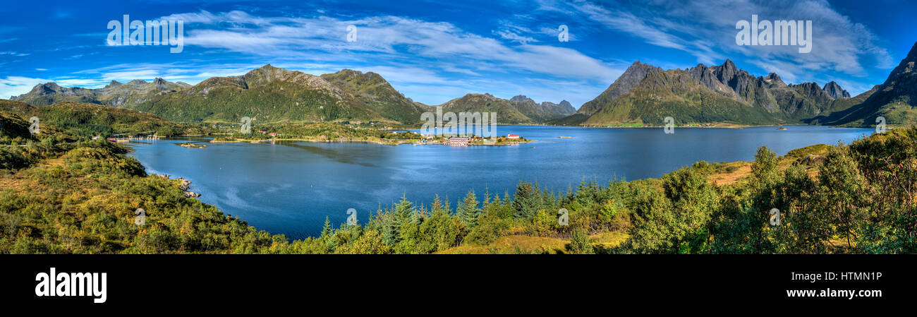 Traumwetter in den wunderschönen Lofoten in Norwegen. Stockfoto