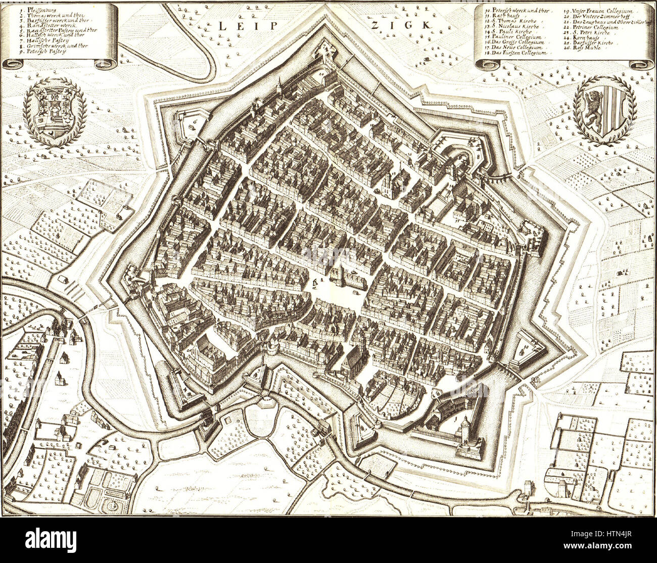 Diese Gravur von Matthäus Merian zeigt die Stadt Leipzig und bietet einen detaillierten und historischen Blick auf das Stadtbild des 17. Jahrhunderts. Bekannt für seine topografischen Arbeiten, erfasst Merian Leipzigs Schlüsselgebäude und Grundrisse mit Präzision und künstlerischem Können. Stockfoto