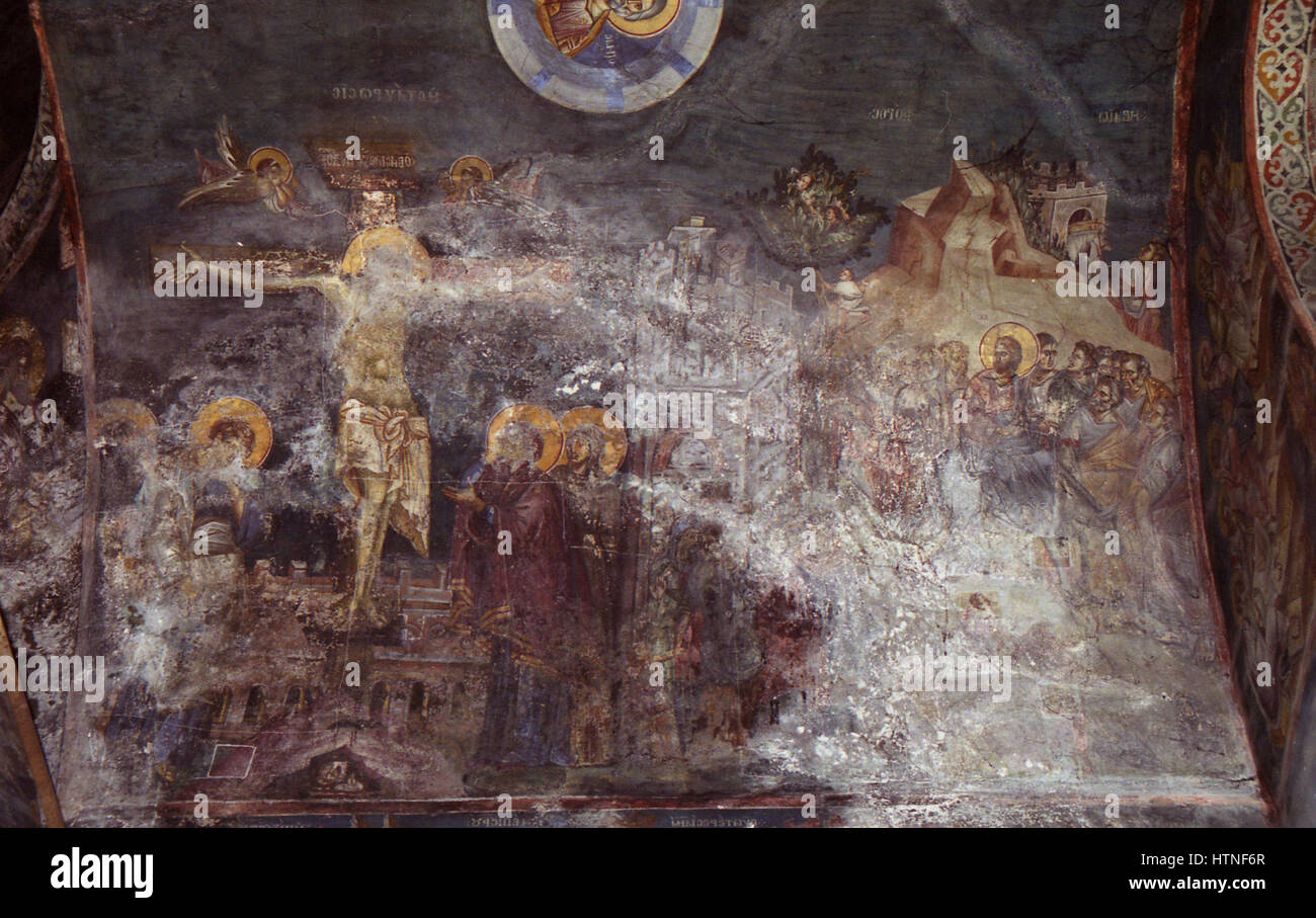 Die Kirche des Theotokos Peribleptos in Ohrid, Nordmakedonien, ist für ihre Fresken aus byzantinischer Zeit bekannt. Diese Gemälde zeigen religiöse Themen wie das Leben Christi und der Jungfrau Maria und zeigen den charakteristischen byzantinischen Stil mit lebendigen Farben und detaillierter Ikonographie. Stockfoto