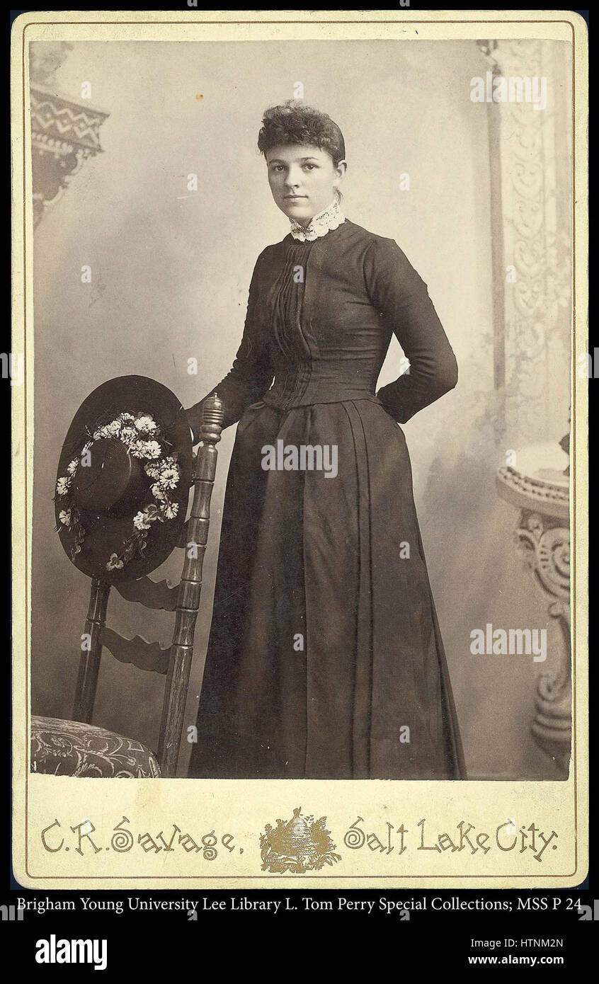 *273 MSS P 24 B2 F11* ist eine Manuskriptseite mit detaillierten Illuminationen und komplizierter Kalligraphie. Die Seite ist Teil eines größeren mittelalterlichen Manuskripts, das die Kunstfertigkeit und den wissenschaftlichen Schwerpunkt der Zeit widerspiegelt. Stockfoto