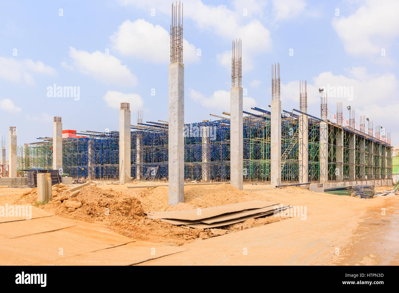 Gerüstbau, um Plattform, Schalung und Struktur auf der Baustelle zu unterstützen als die temporäre Struktur verwendet. Auch als walking Plattform genutzt Stockfoto