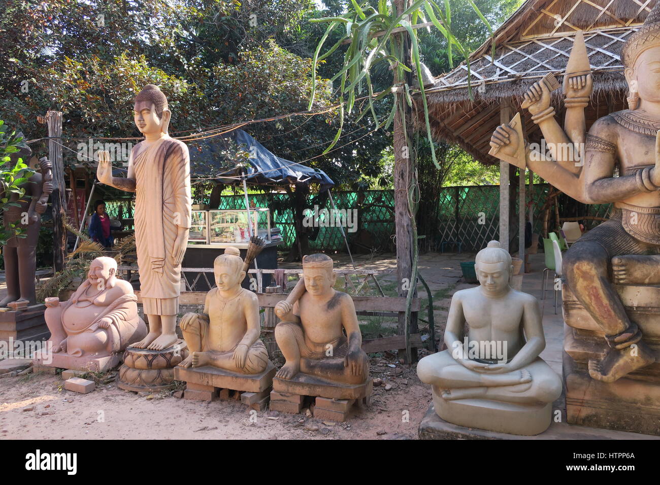 Schöne Statue des Bodhisattva mit vier Arme Stockfoto