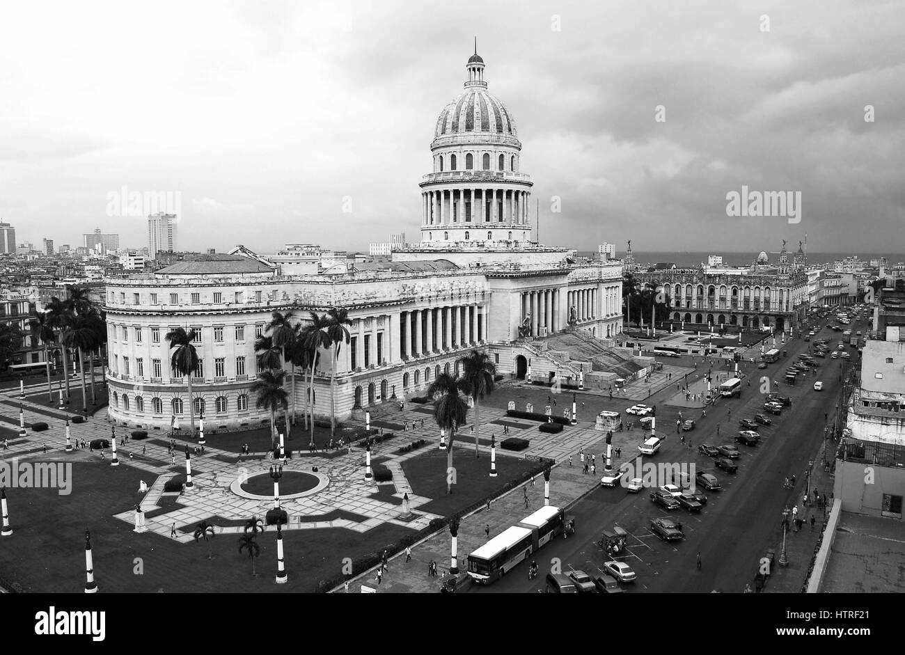 Erhöhten Blick auf die National Capitol Building und Paseo del Prado, Havanna, Kuba Stockfoto