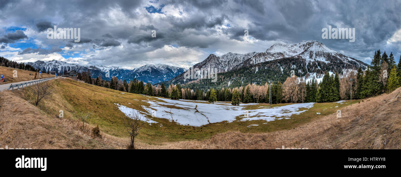 Die majestätische Landschaft der Dolomiten in Italien, bilden sie einen Teil der südlichen Kalkalpen. Stockfoto