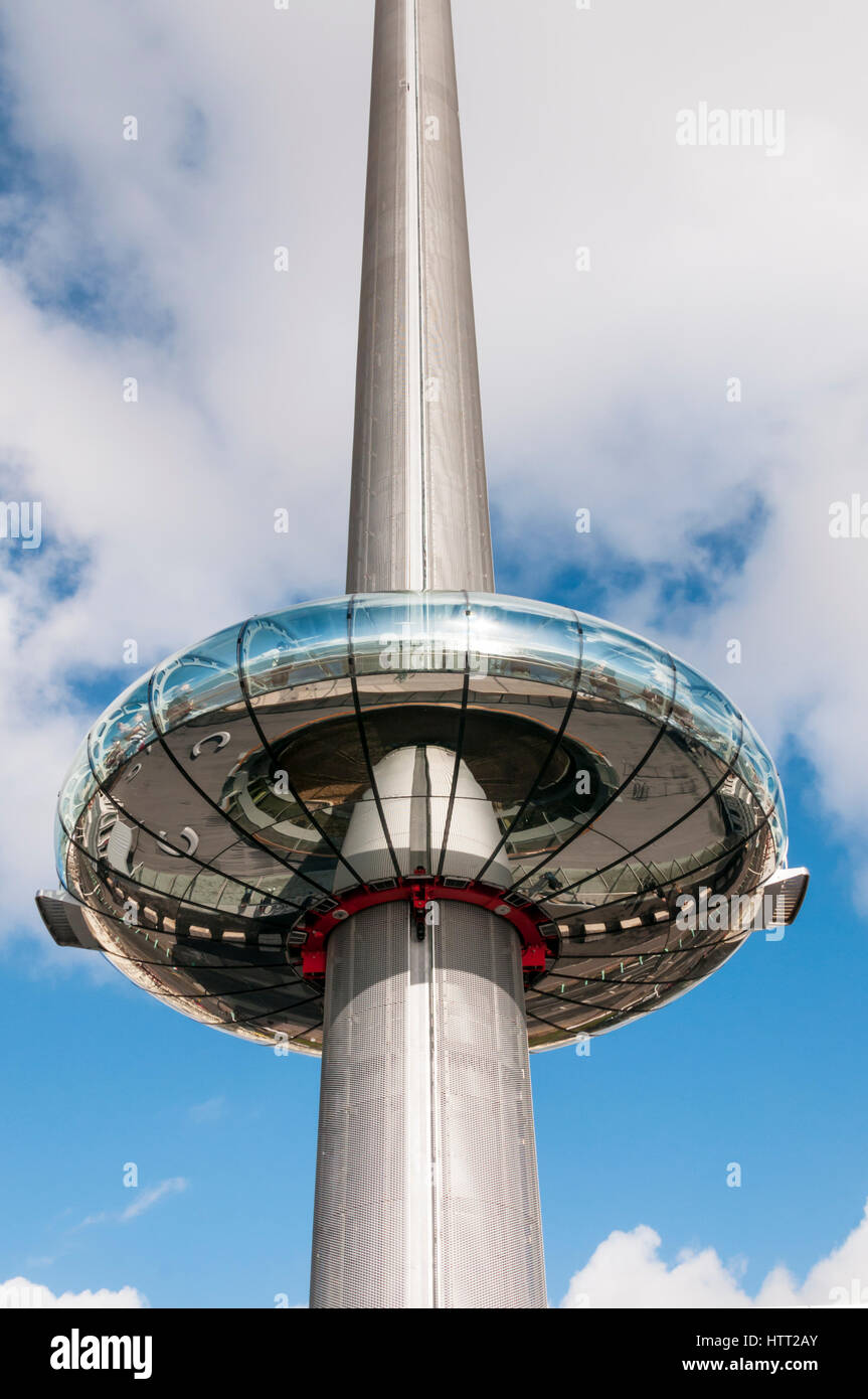 British Airways i360 Aussichtsturm auf Brighton Seafront. Stockfoto