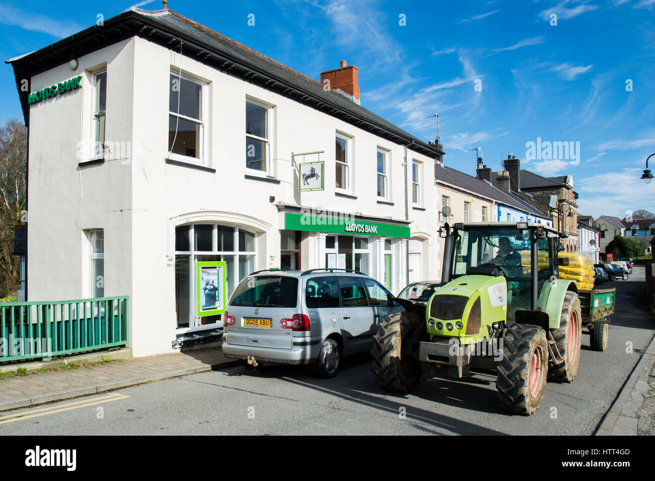 Bedrohung für die Landgemeinden in Wales: 9. März 2017 - der letzte Tag der Eröffnung der Niederlassung der Lloyds Bank in der kleinen ländlichen Tregaron Dorf Ceredigion Wales UK Stockfoto