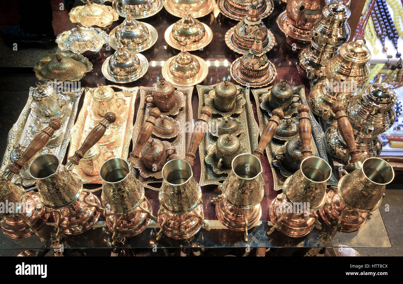 Silber Teekannen für Verkauf auf einem türkischen Basar Stockfoto