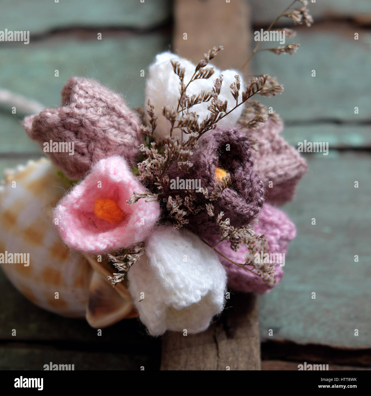 Liebe Hintergrund Handgefertigte Blumen Machen Aus Garn Gestrickt Liebe Sinnvoll Fur Valentinstag Oder Muttertag Erstaunlich Diy Fur Urlaub Stockfotografie Alamy