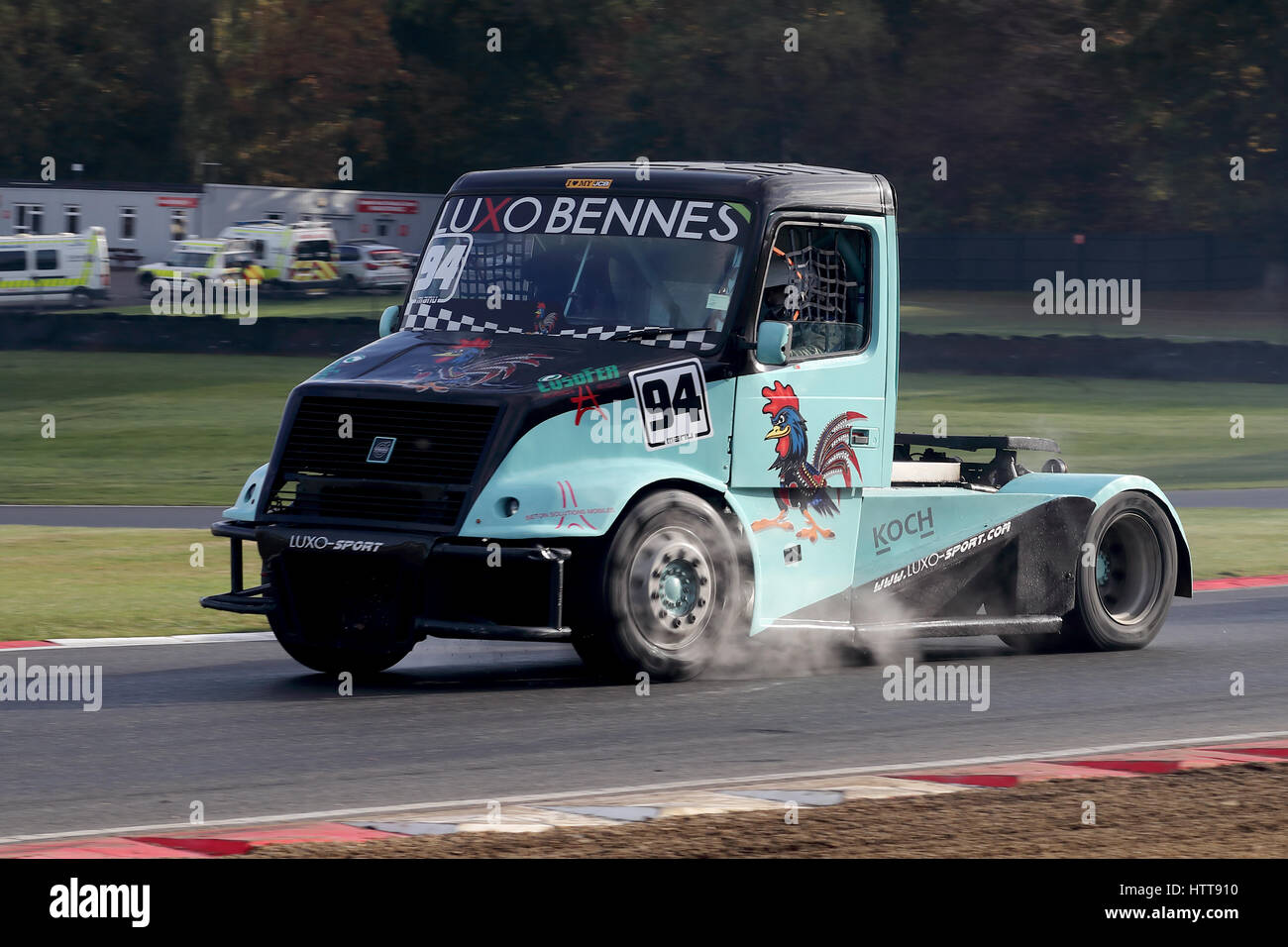 LKW-94 einschalten Ecke Clearways in Brands Hatch Rennstrecke. Stockfoto