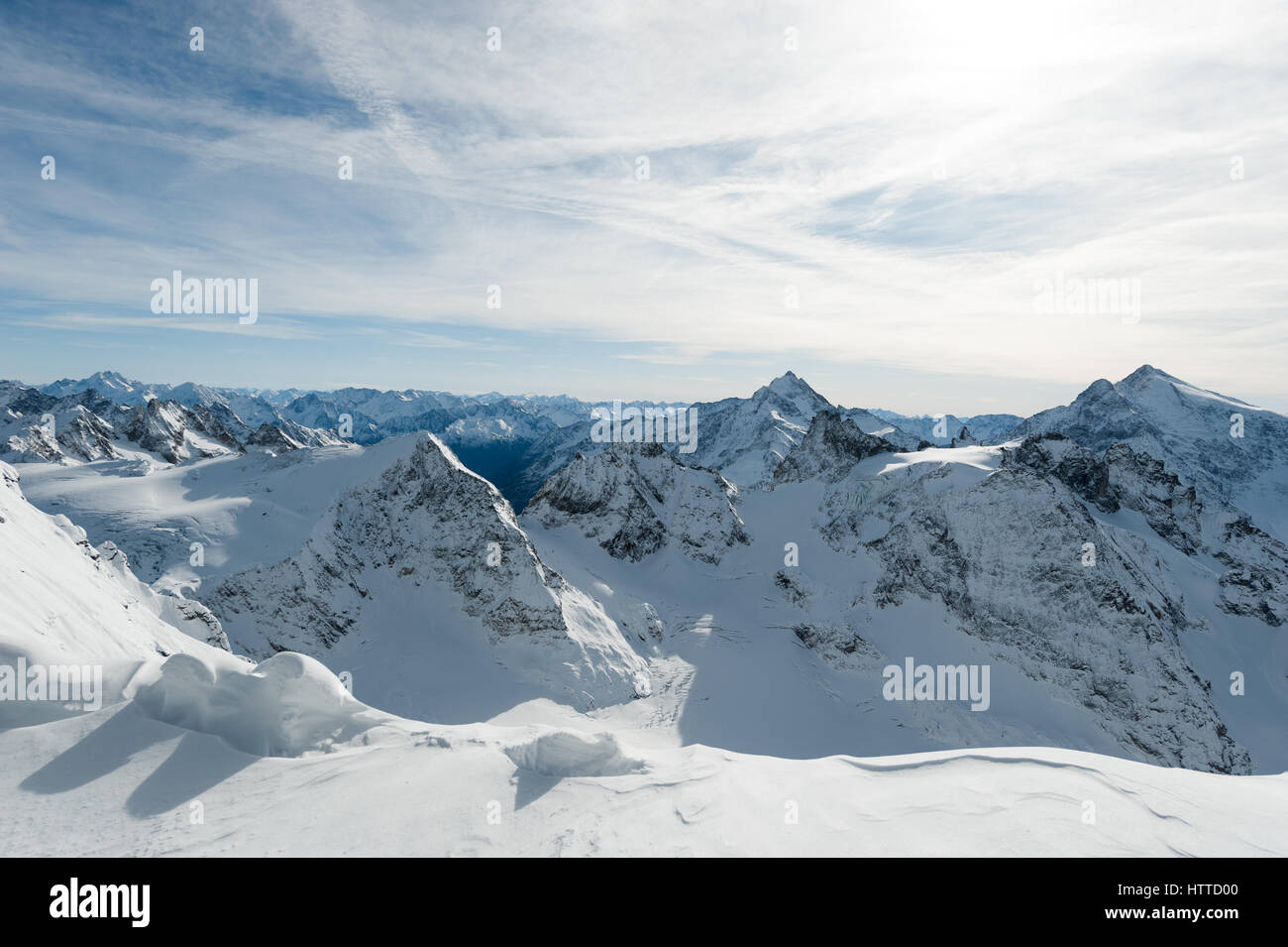 Landschaft von Schnee bedeckt Berge Tal Titlis, Engelberg, Schweiz Stockfoto