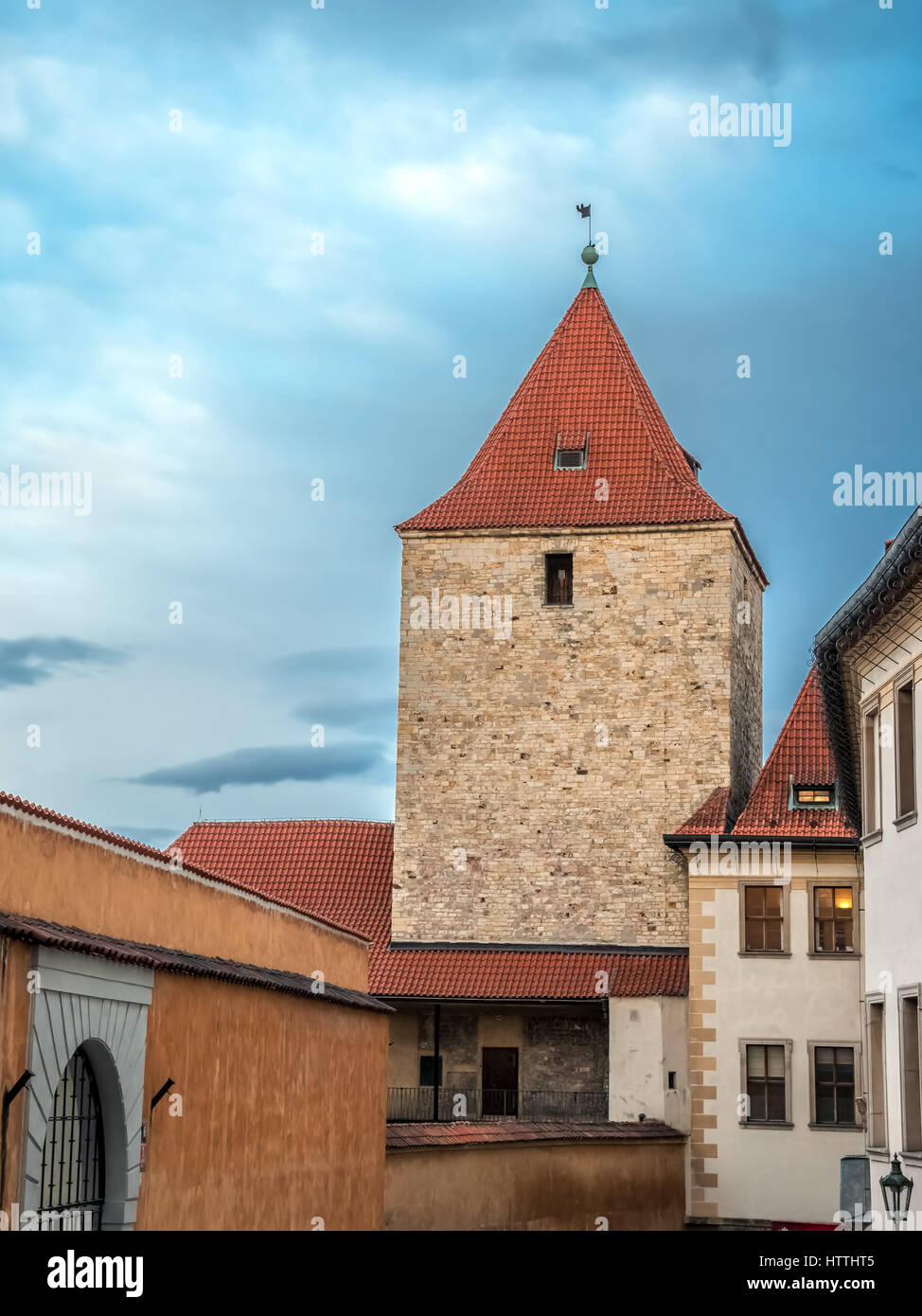 Romanische schwarzen Turm in Hradschin - Burgviertel. Prag. Tschechische Republik Stockfoto
